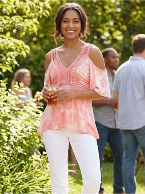 Venus Cold Shoulder Hilo Blouse